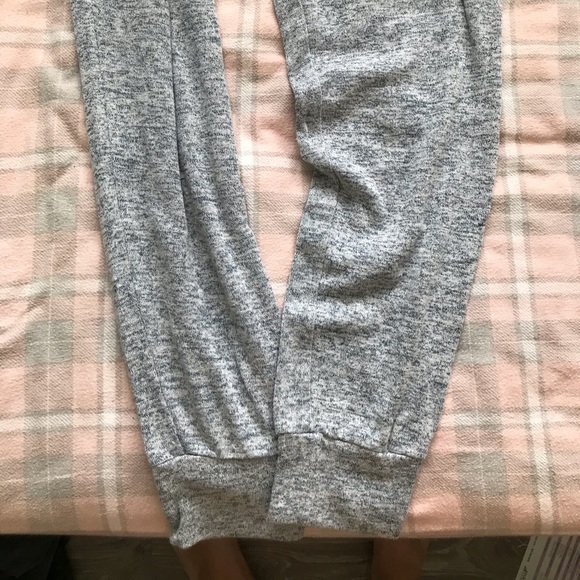 ROXY Women’s Heather Grey Cozy Sweatpants/Joggers - Picture 4 of 5